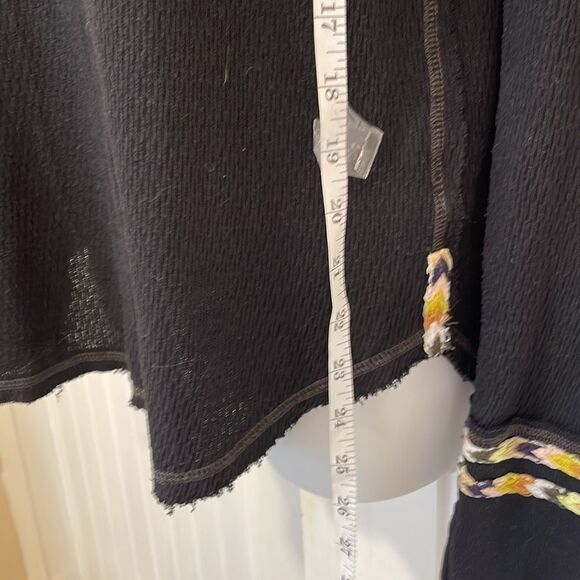 WE THE Free black sweater size M - Picture 5 of 9